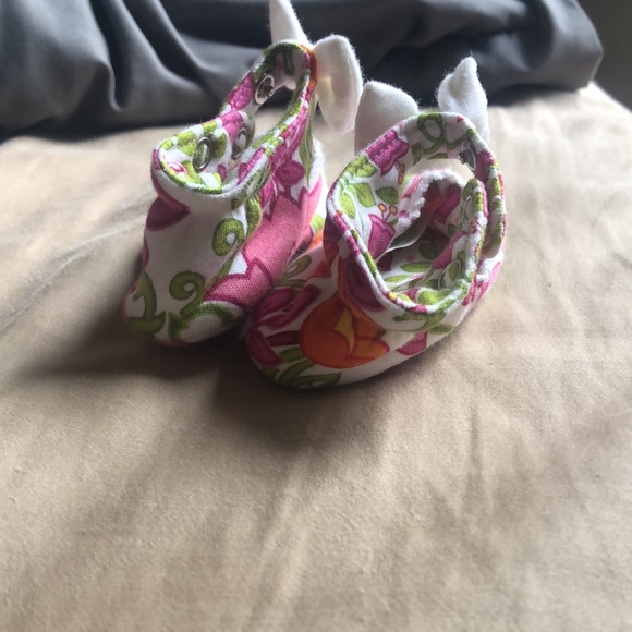 Vera Bradley baby slippers - Picture 3 of 5
